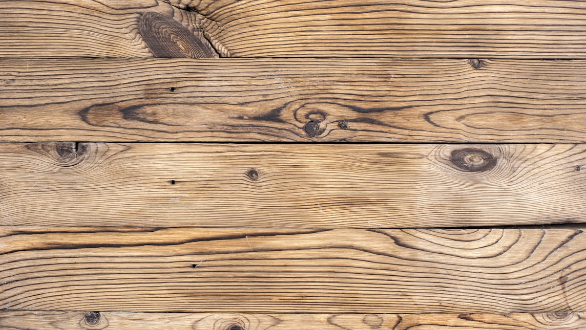 Oak vs Walnut: The Complete Wood Guide for Furniture