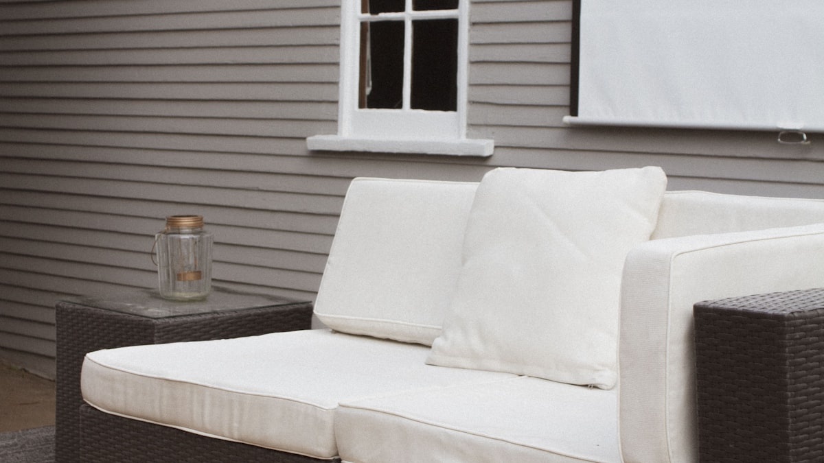 Teak vs Aluminum vs Wicker Patio Furniture